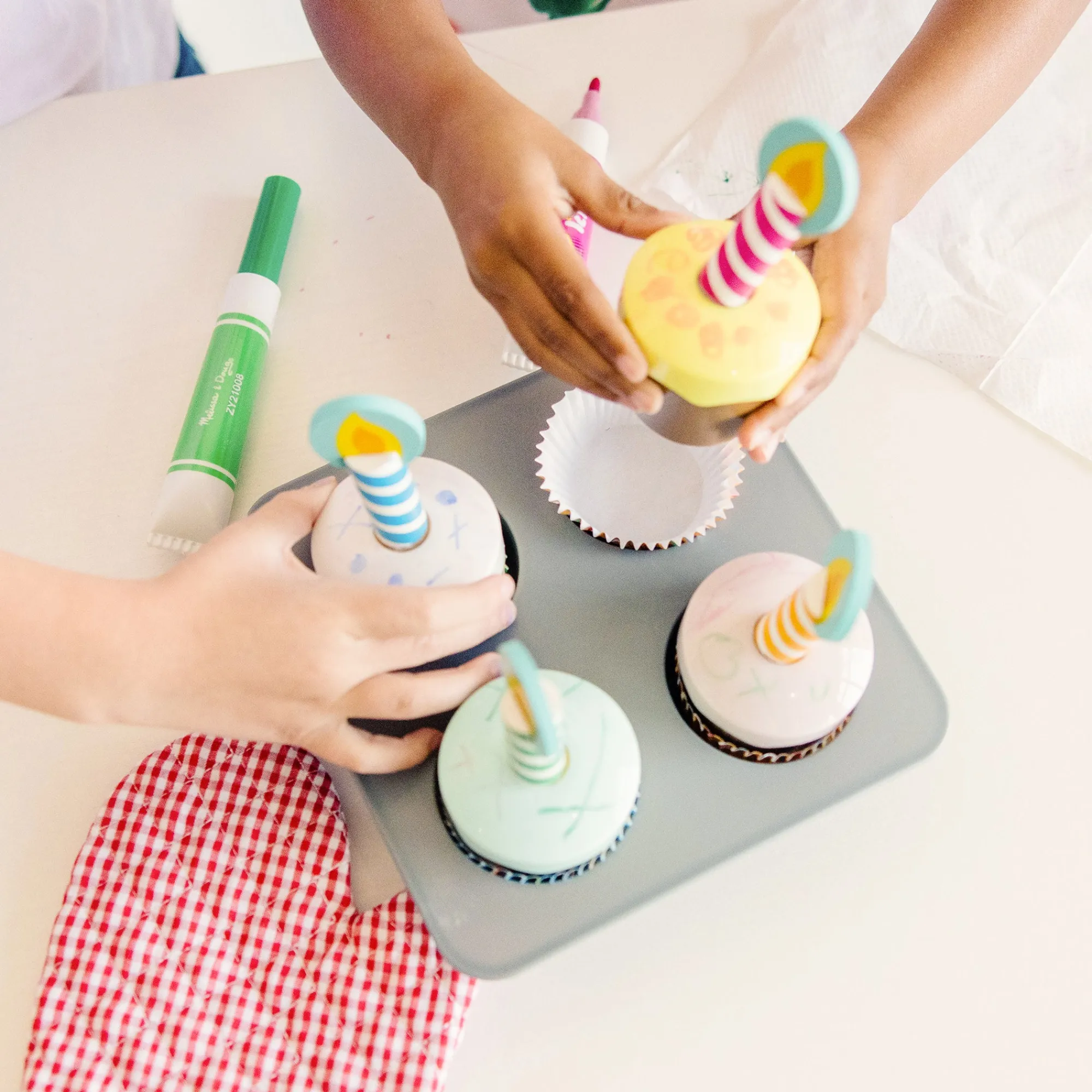 Bake & Decorate Wooden Cupcake Play Set>Melissa & Doug Best