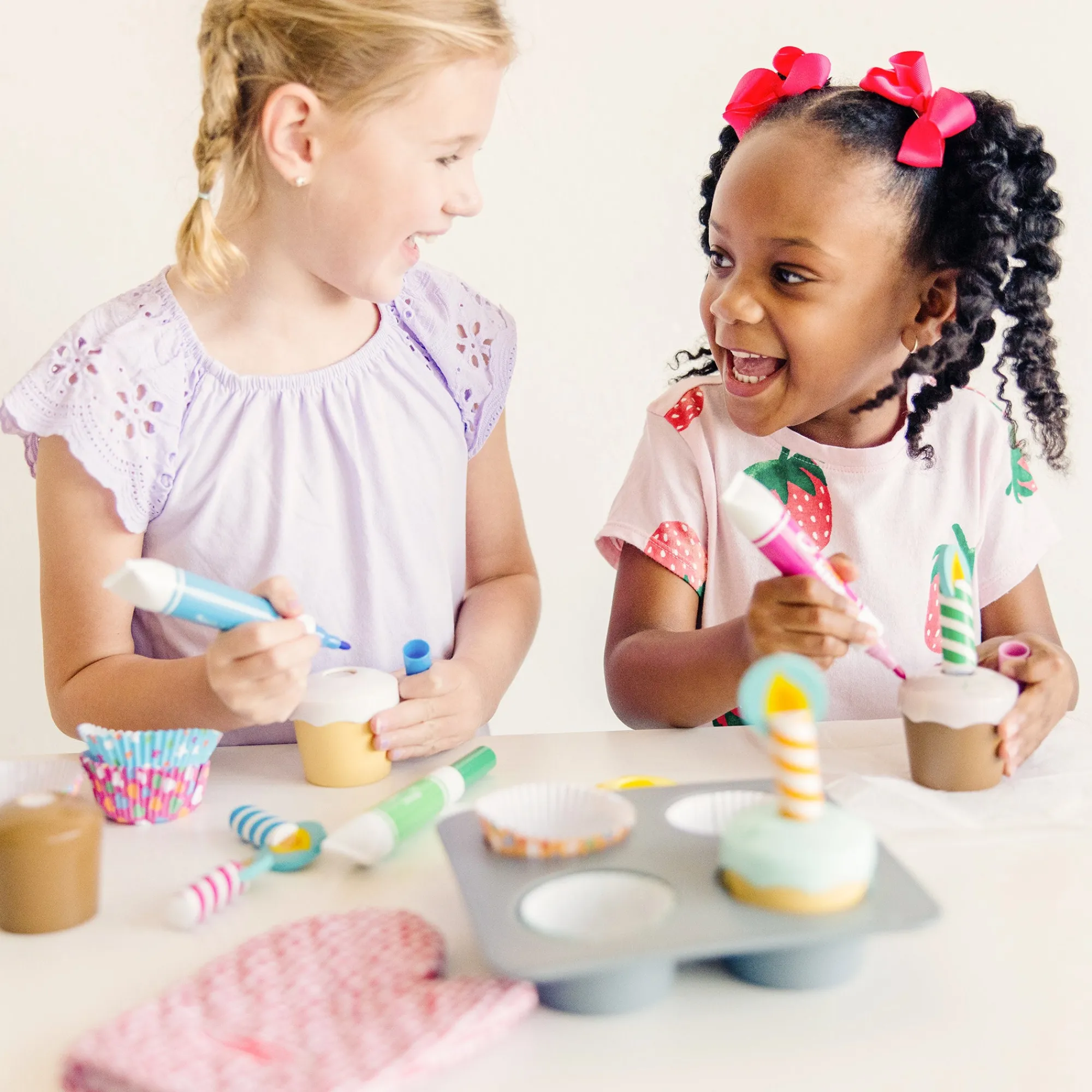 Bake & Decorate Wooden Cupcake Play Set>Melissa & Doug Best