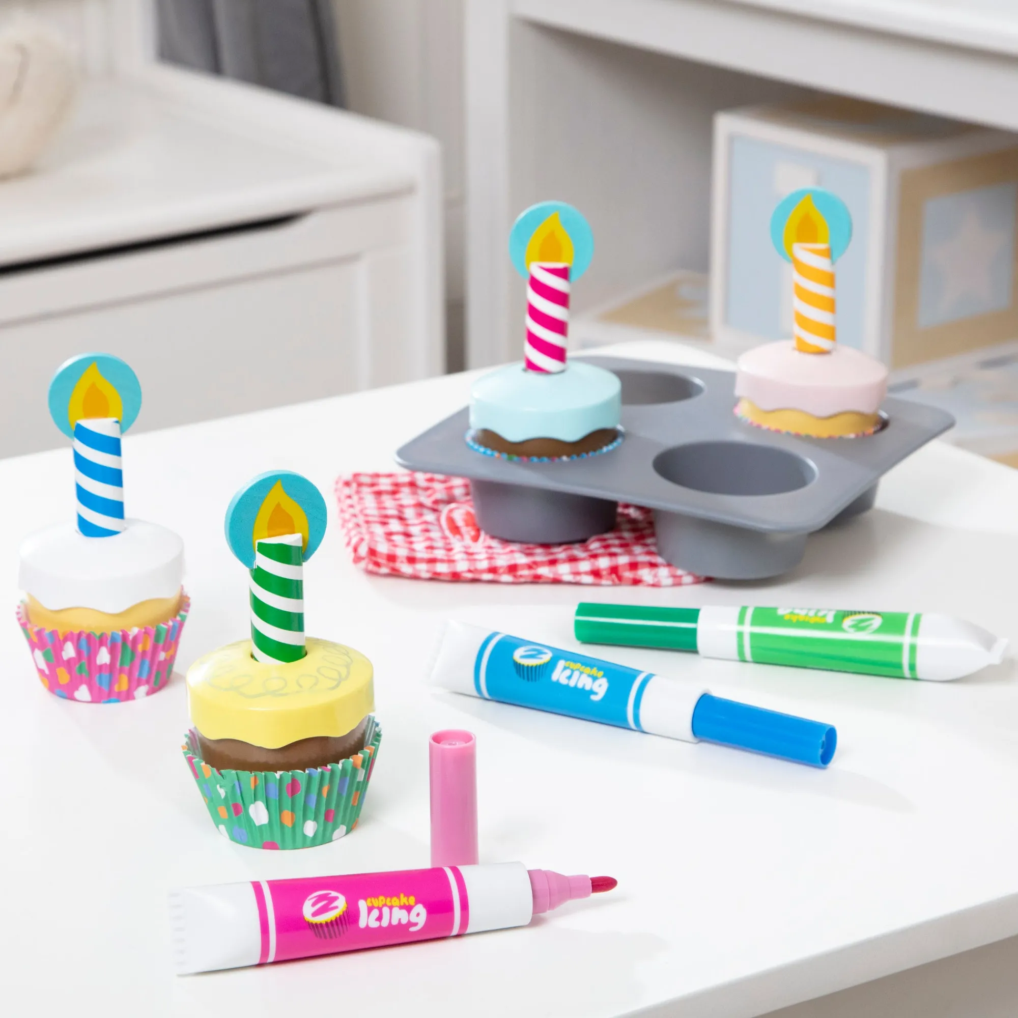 Bake & Decorate Wooden Cupcake Play Set>Melissa & Doug Best