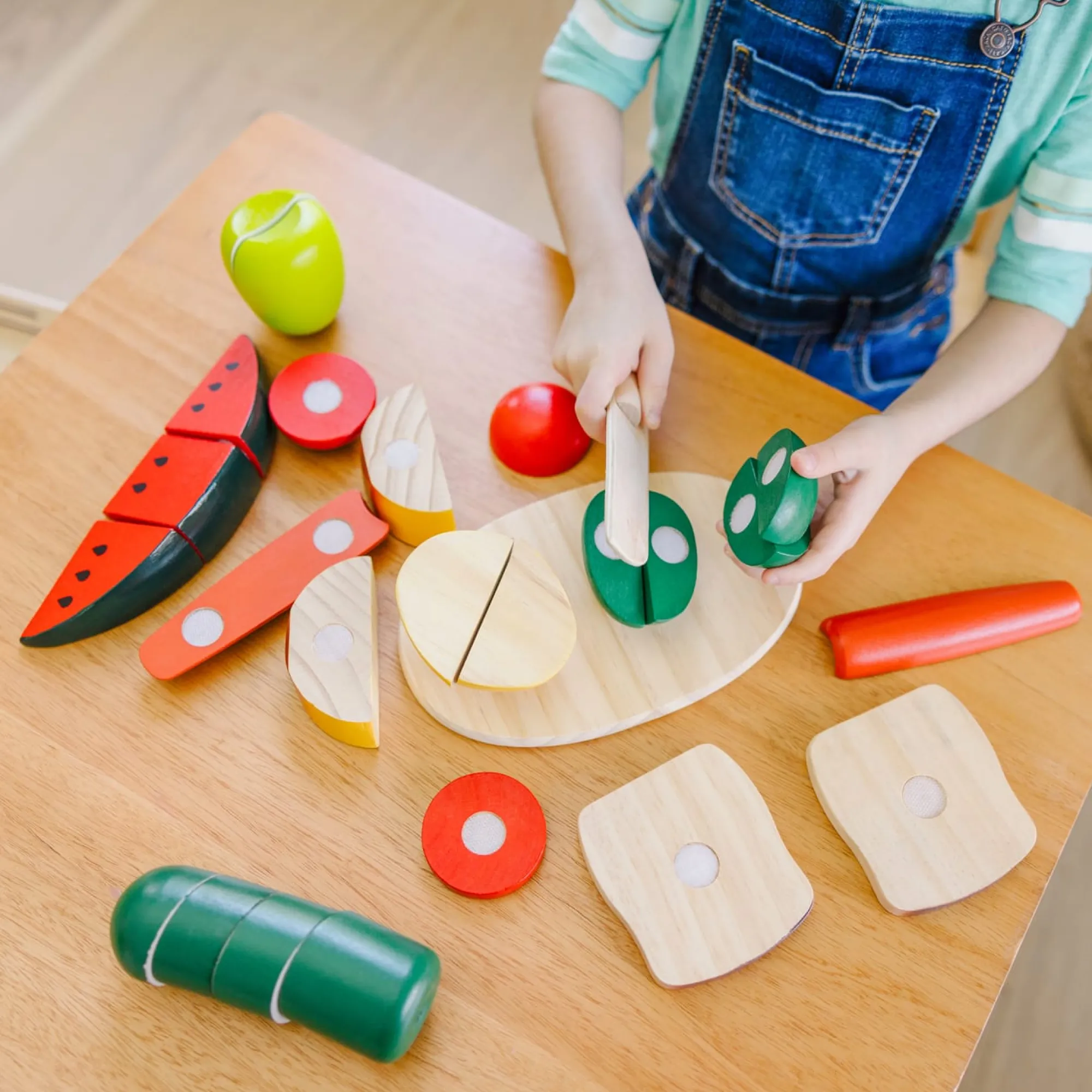 Cutting Food - Wooden Play Food>Melissa & Doug