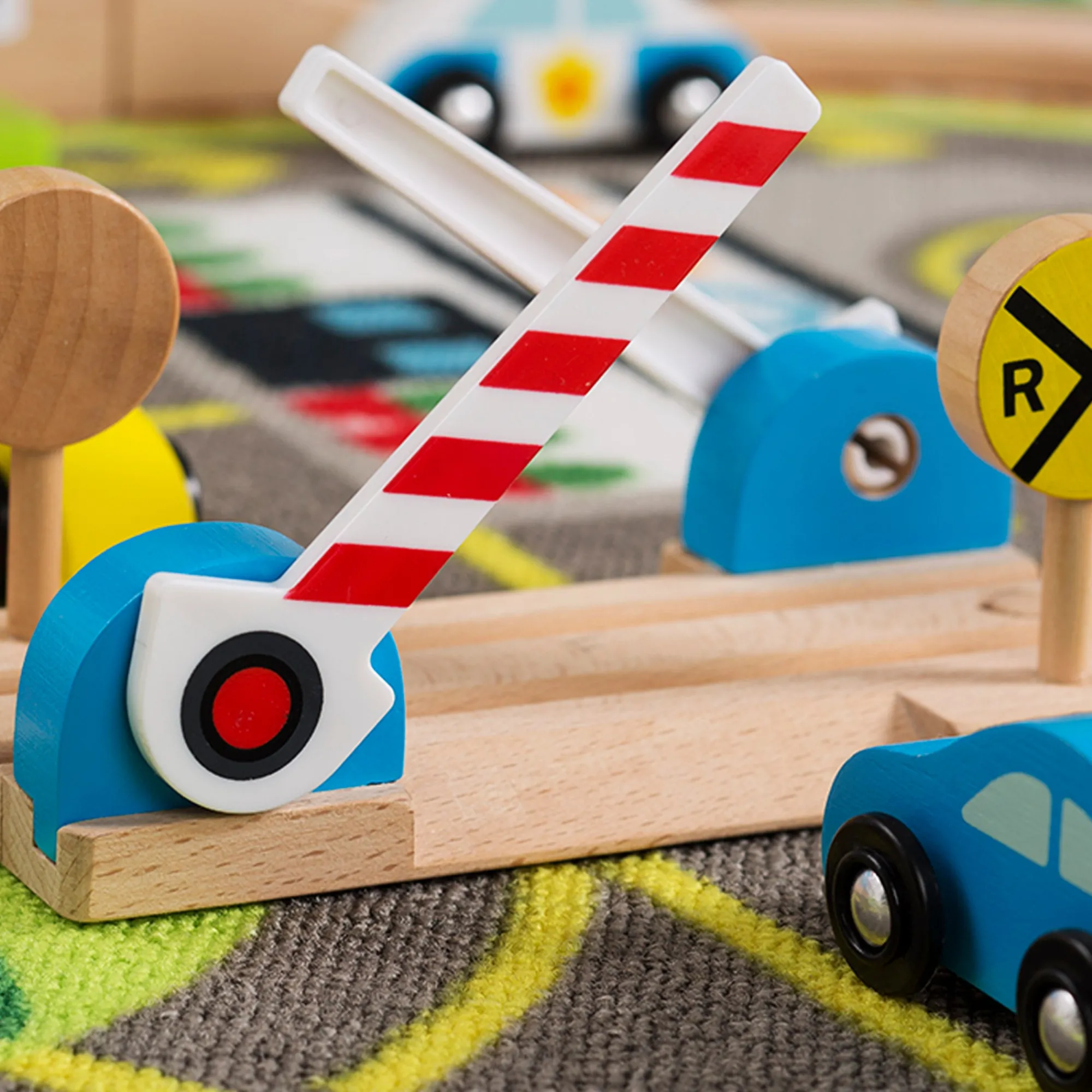 Deluxe Multi-Vehicle Activity Rug Play Set>Melissa & Doug