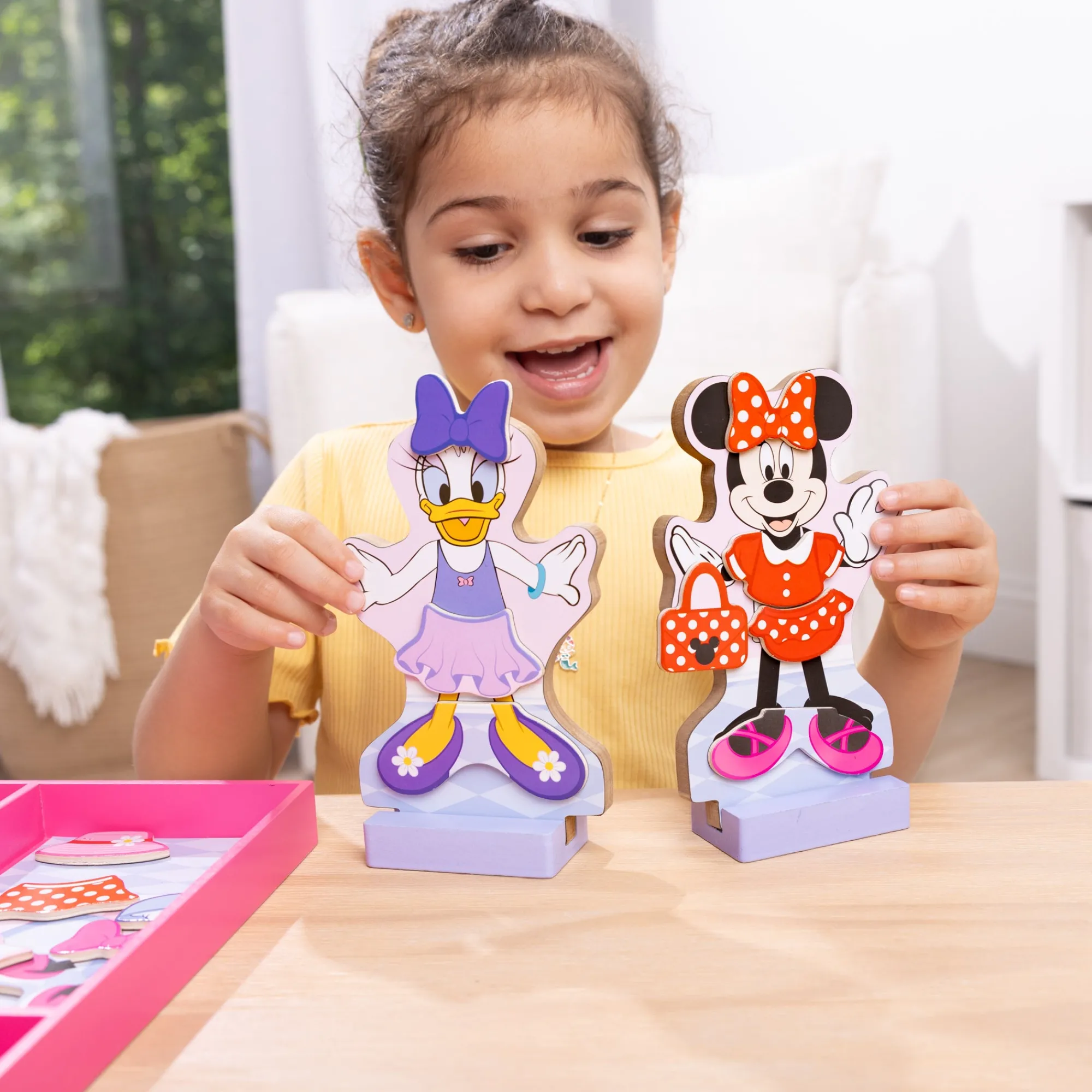 Disney Minnie & Daisy Deluxe Wooden Magnetic Dress-Up>Melissa & Doug New