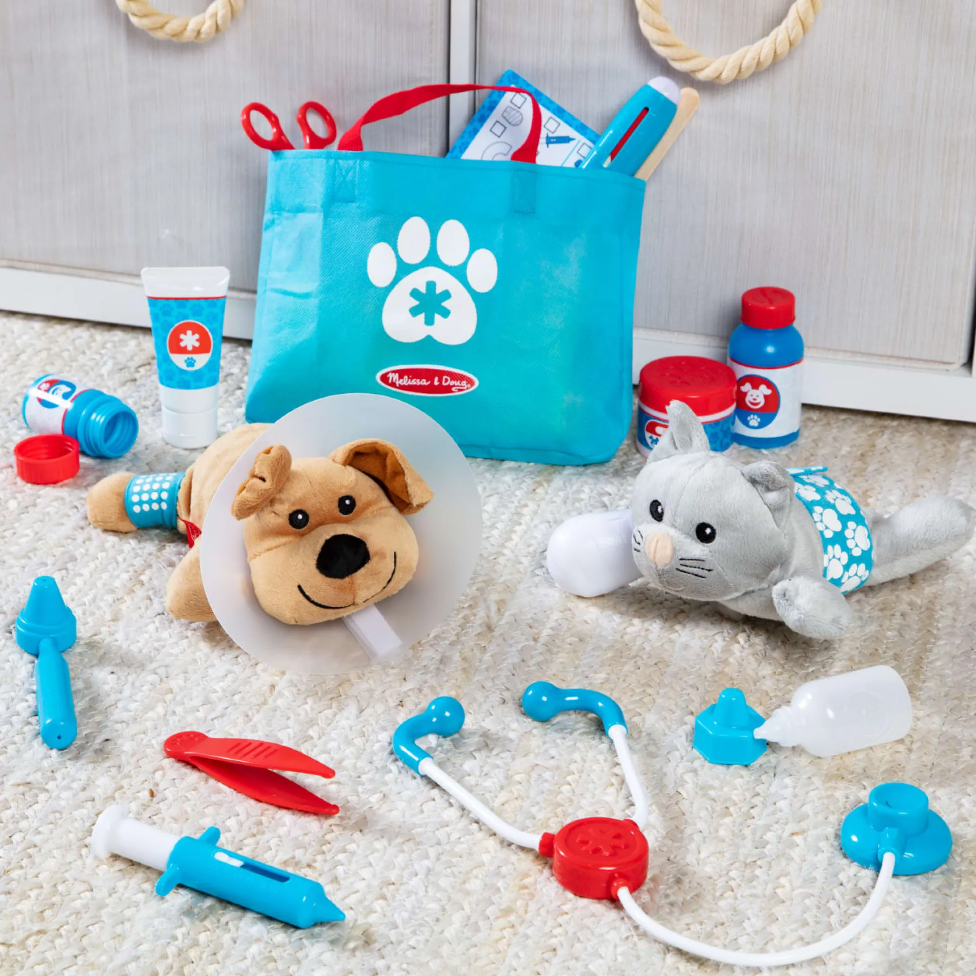 Examine & Treat Pet Vet Play Set>Melissa & Doug Discount