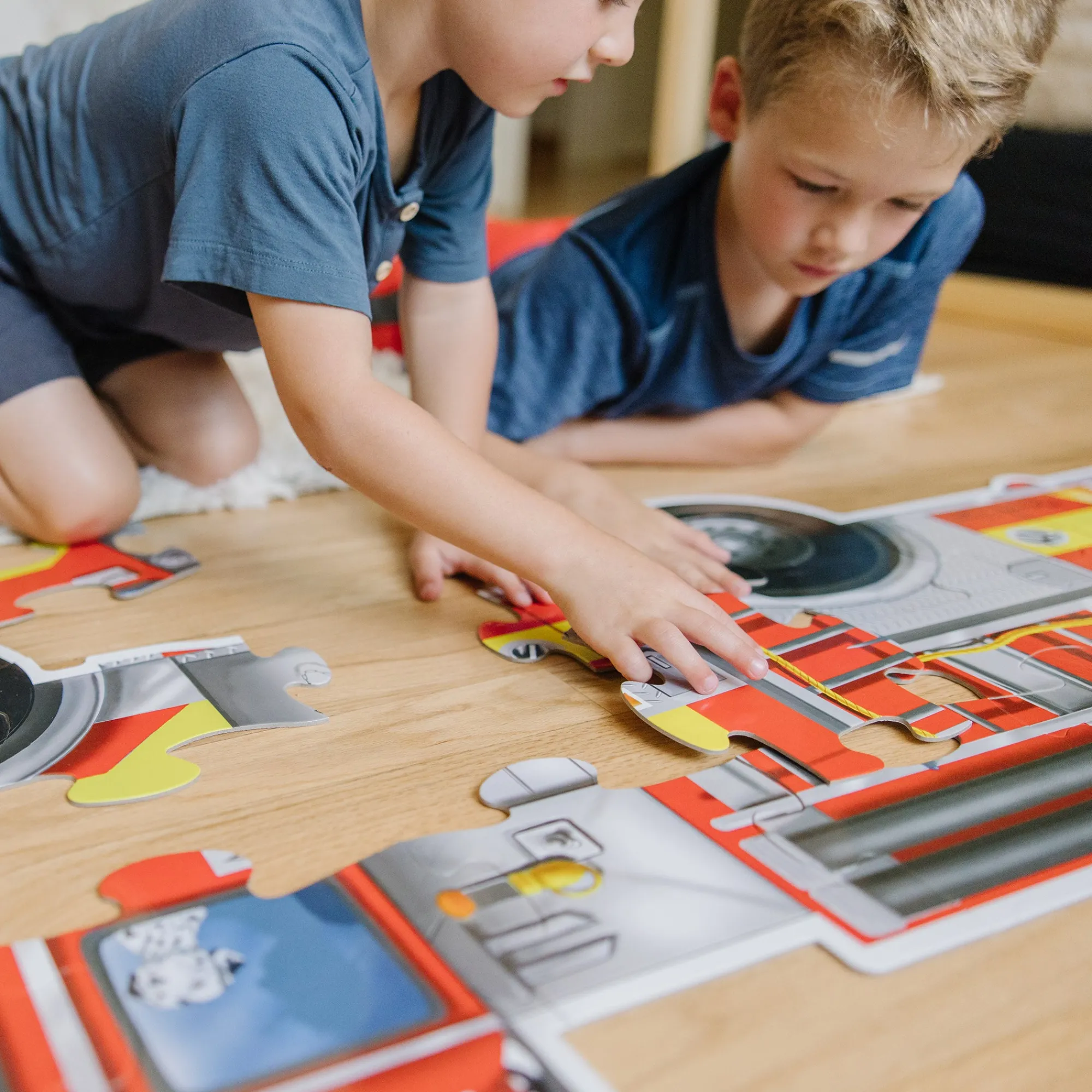 Giant Fire Truck Floor Puzzle - 24 Pieces>Melissa & Doug Best