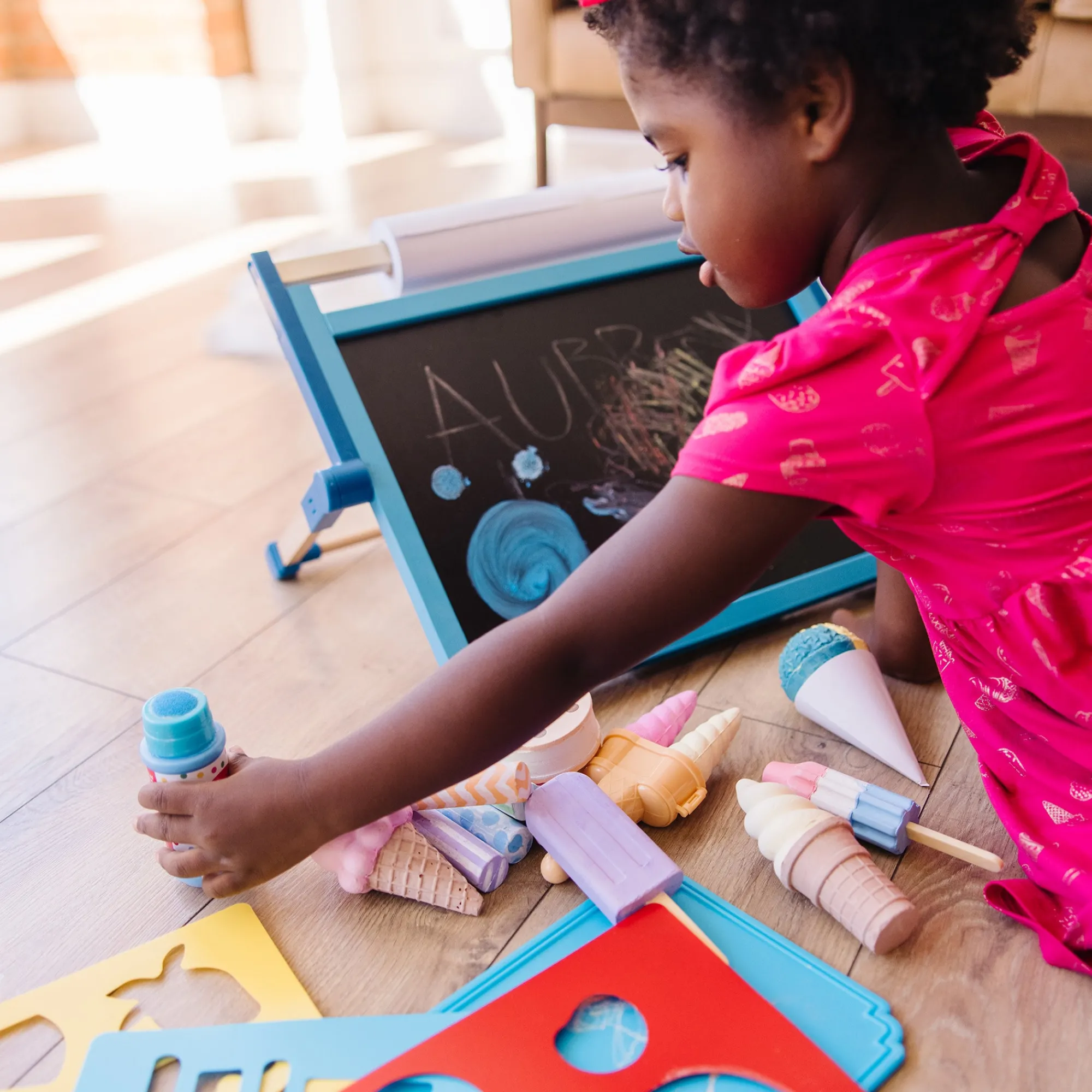 Ice Cream Shop Chalk Play Set>Melissa & Doug Clearance