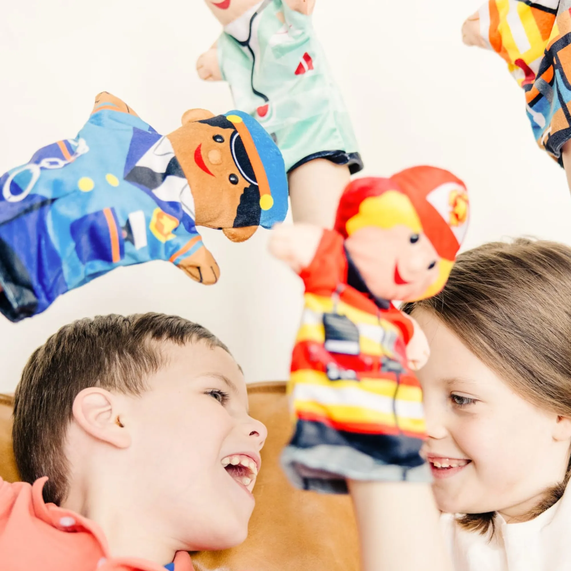 Jolly Helpers Hand Puppets>Melissa & Doug