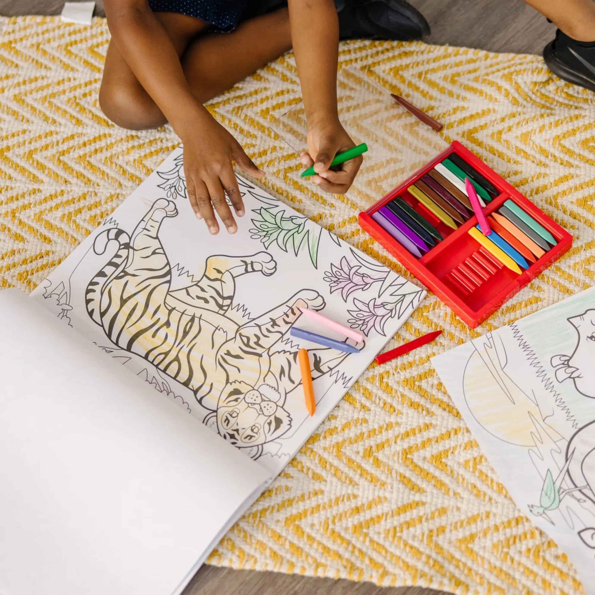 Jumbo Coloring Pad - Animals>Melissa & Doug