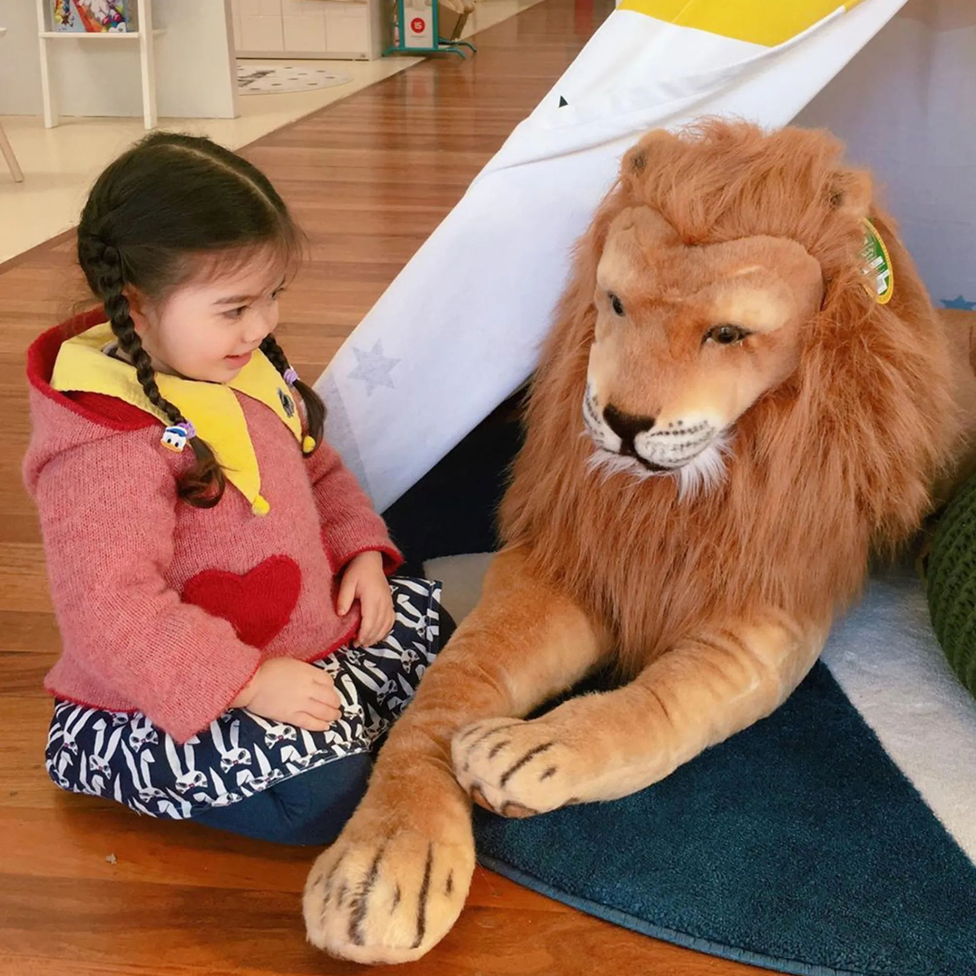 Lion Lifelike Plush Stuffed Animal>Melissa & Doug