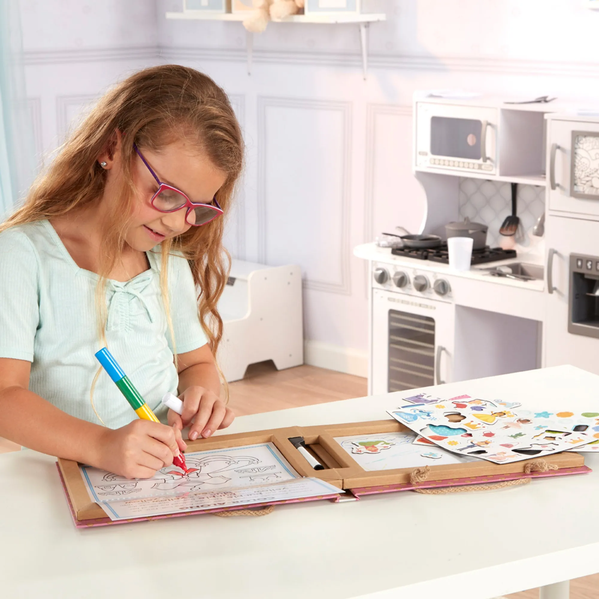 Natural Play: Play, Draw, Create Reusable Drawing & Magnet Kit – Princesses>Melissa & Doug Hot