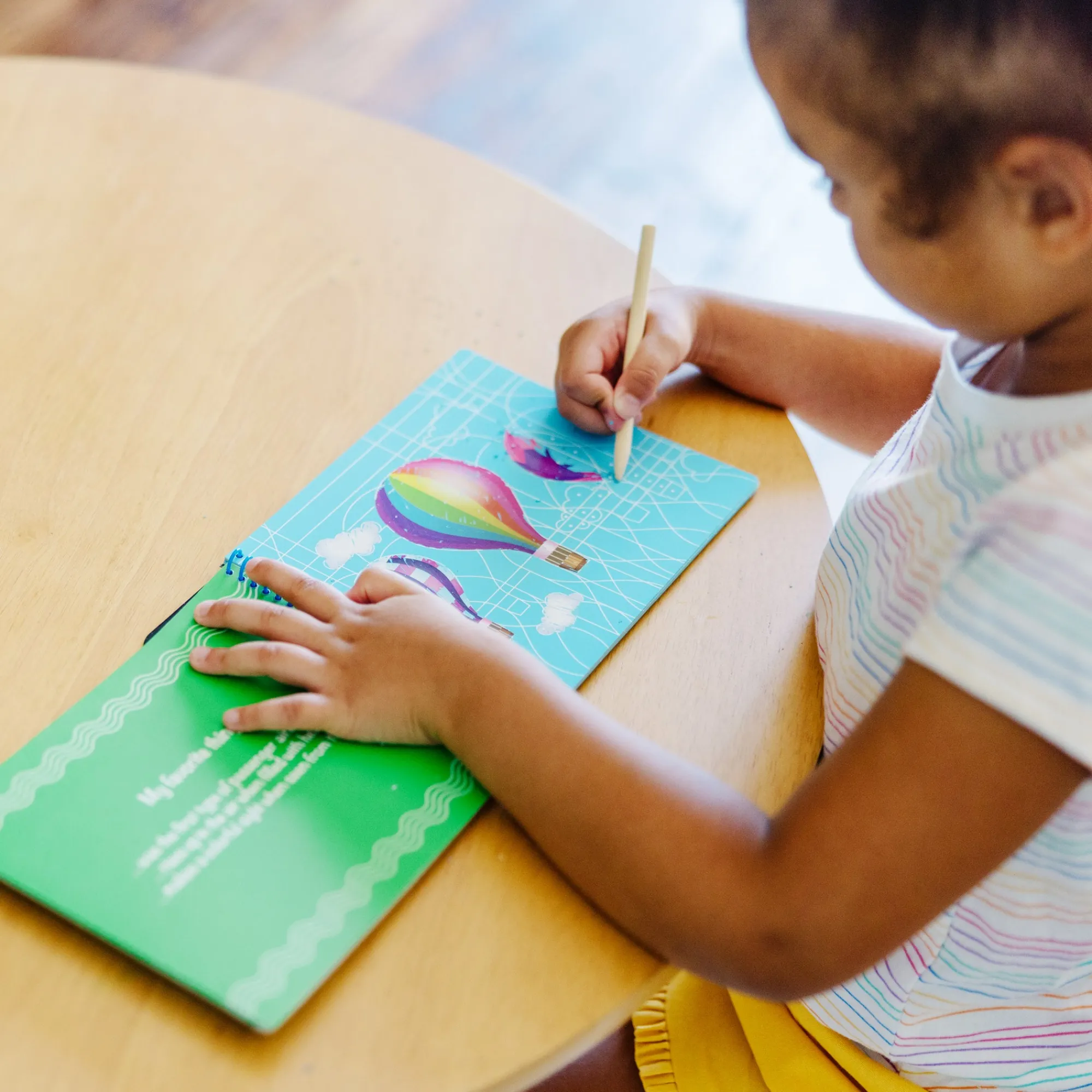 On the Go Scratch Art Picture Reveal Pad - Favorite Things>Melissa & Doug Clearance