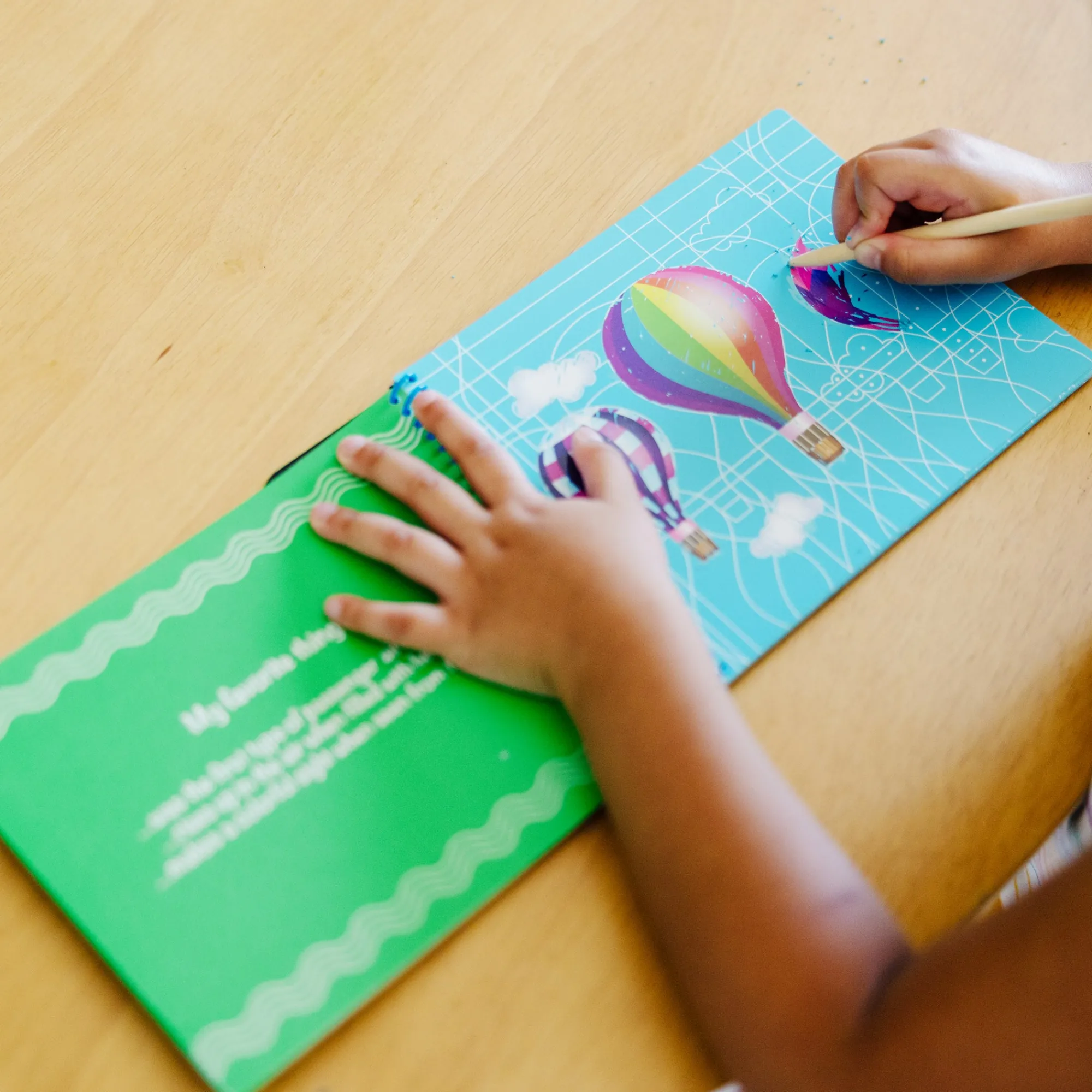 On the Go Scratch Art Picture Reveal Pad - Favorite Things>Melissa & Doug Clearance