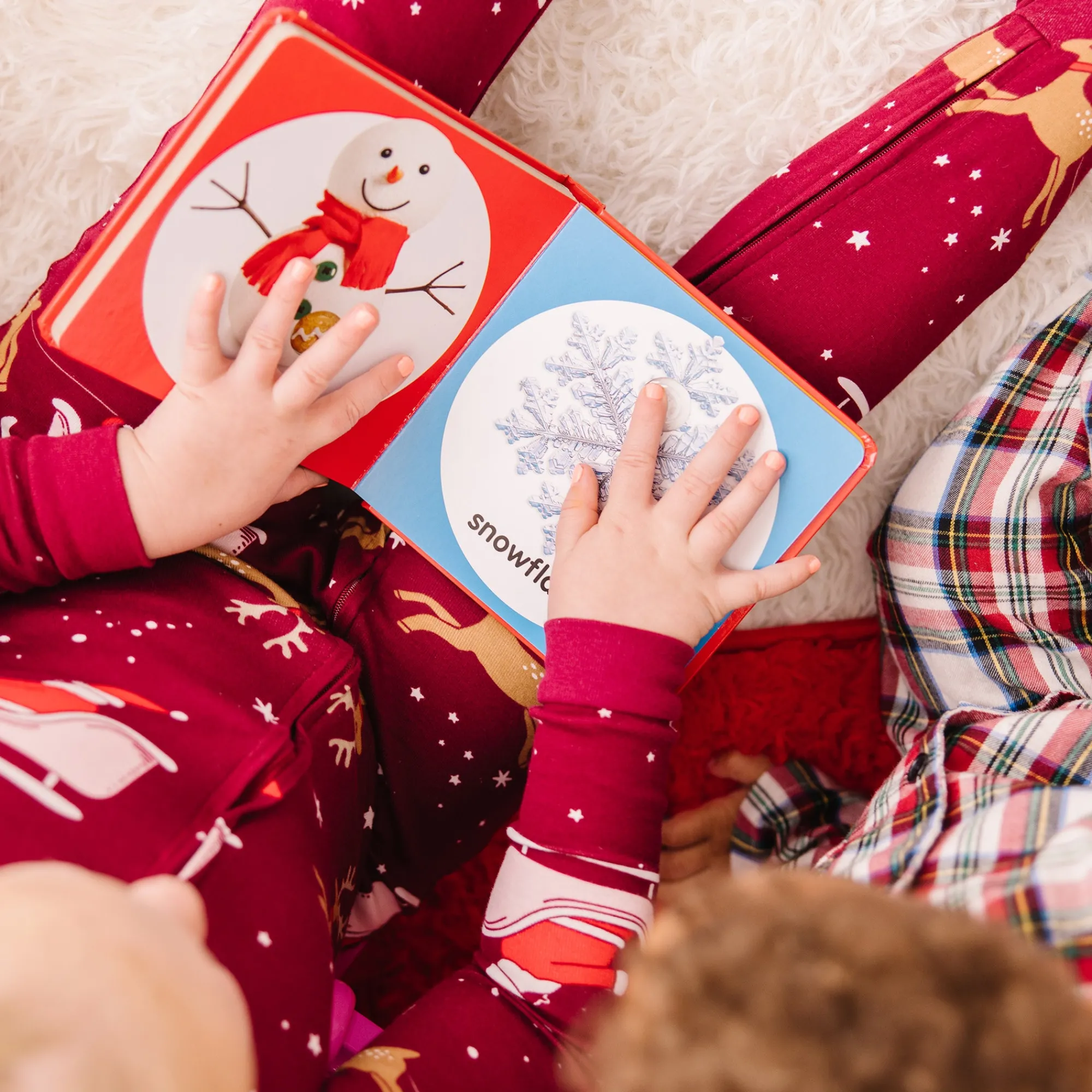 Poke-a-Dot: Christmas Board Book>Melissa & Doug Outlet