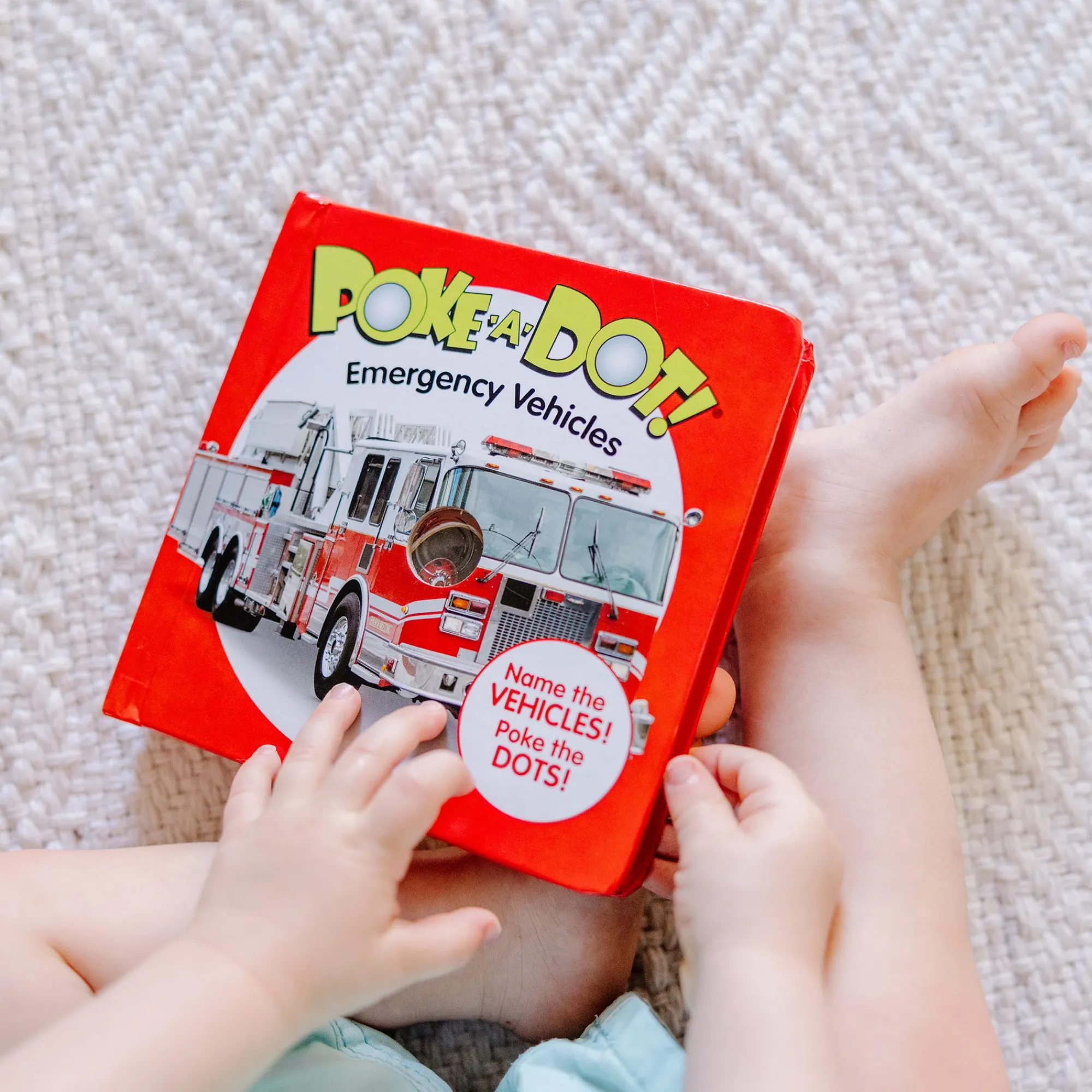 Poke-a-Dot: Emergency Vehicles Board Book>Melissa & Doug Best
