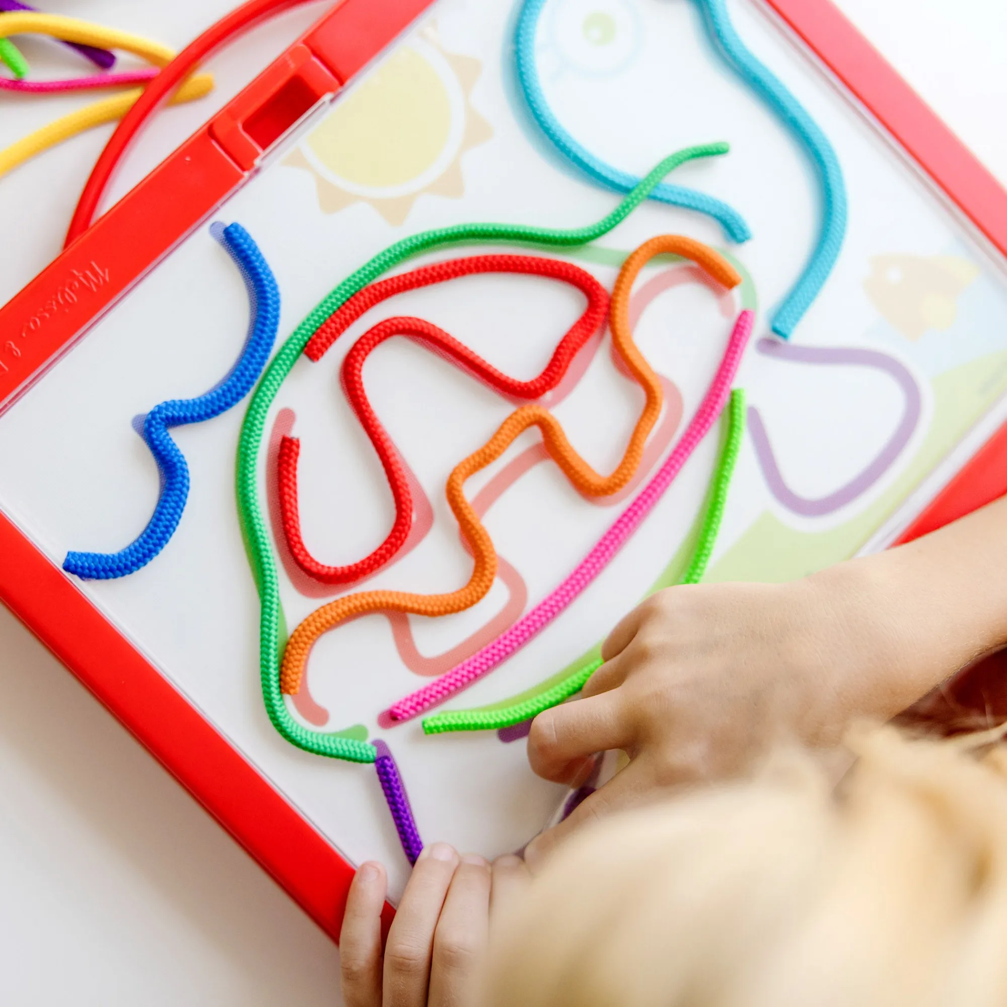 Rainbow Cord Picture and Pattern Maker>Melissa & Doug Online