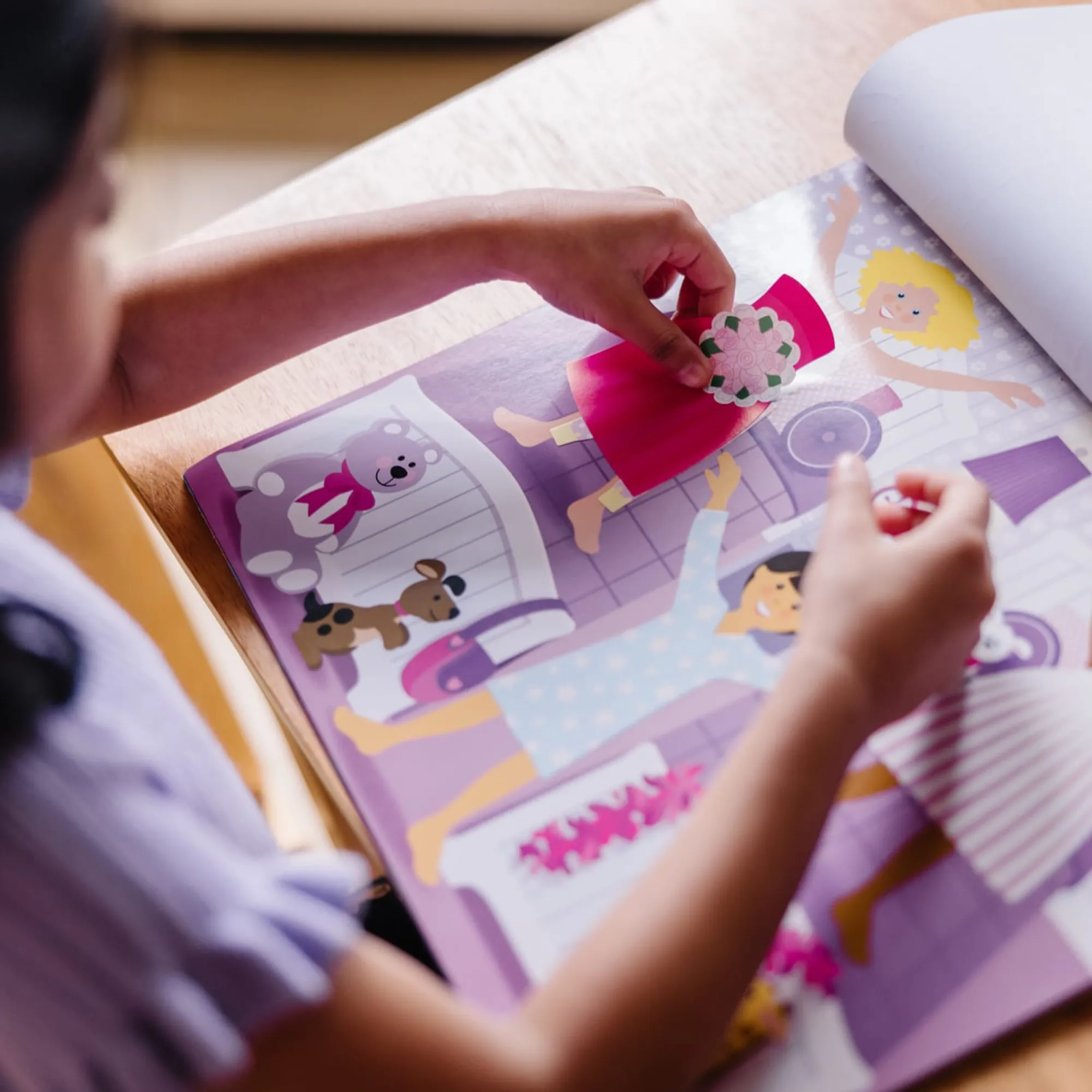 Reusable Sticker Pad - Dress-Up>Melissa & Doug Clearance