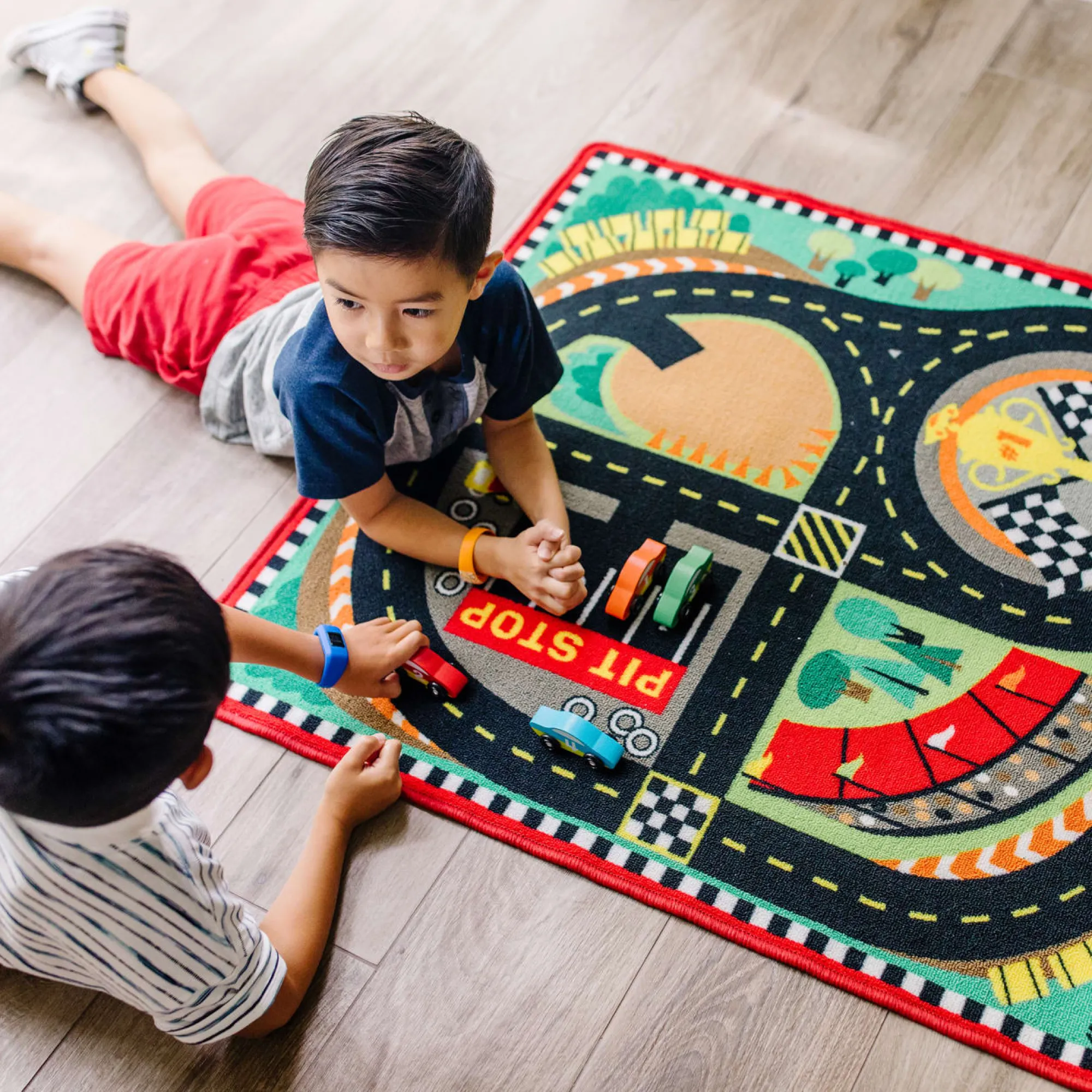 Round the Speedway Race Track Rug & Car Set>Melissa & Doug Discount