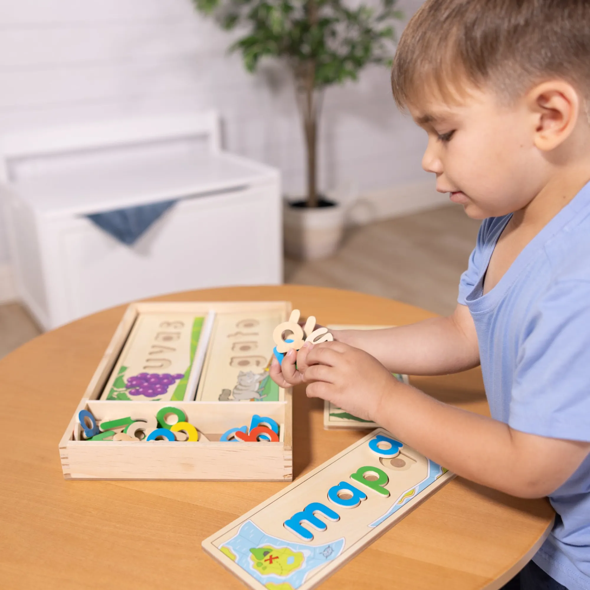 Spanish See & Spell Learning Toy>Melissa & Doug Online
