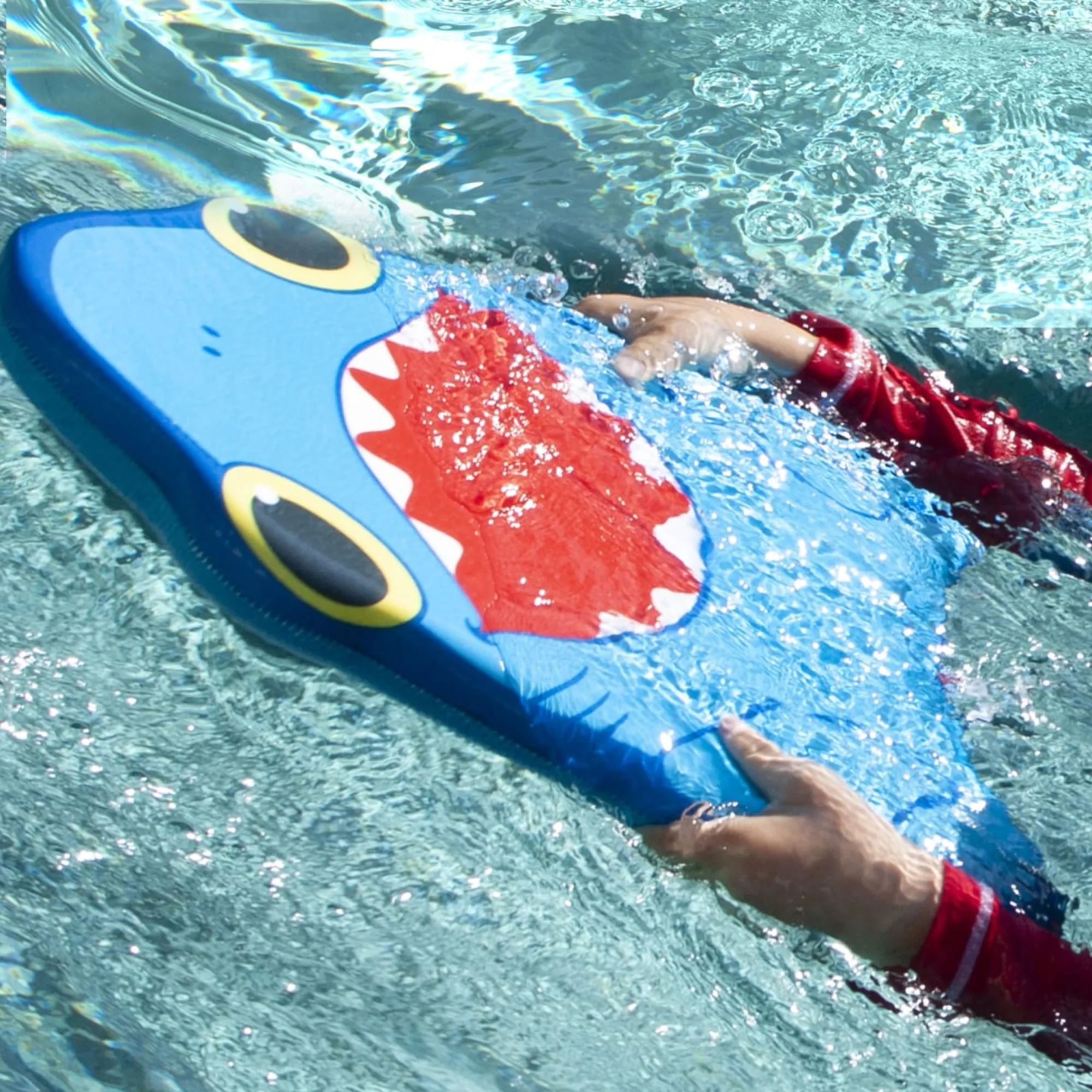 Spark Shark Kickboard Pool Toy>Melissa & Doug