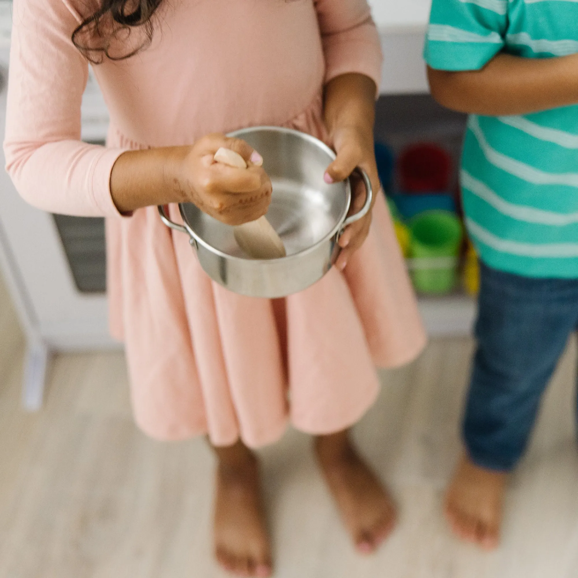 Stainless Steel Pots & Pans Play Set>Melissa & Doug Online