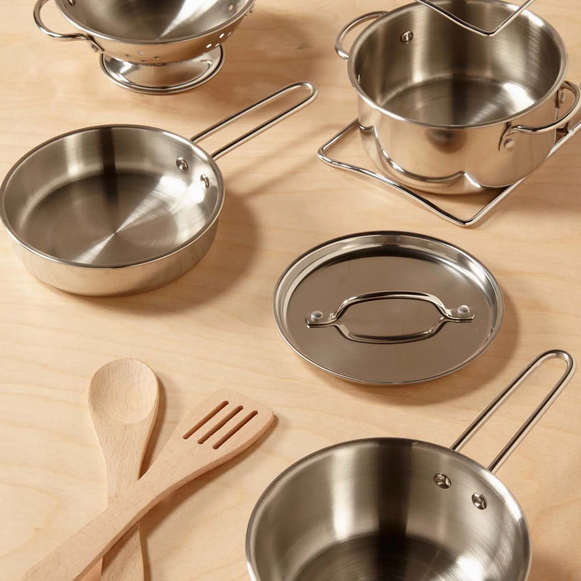 Stainless Steel Pots & Pans Play Set>Melissa & Doug Online