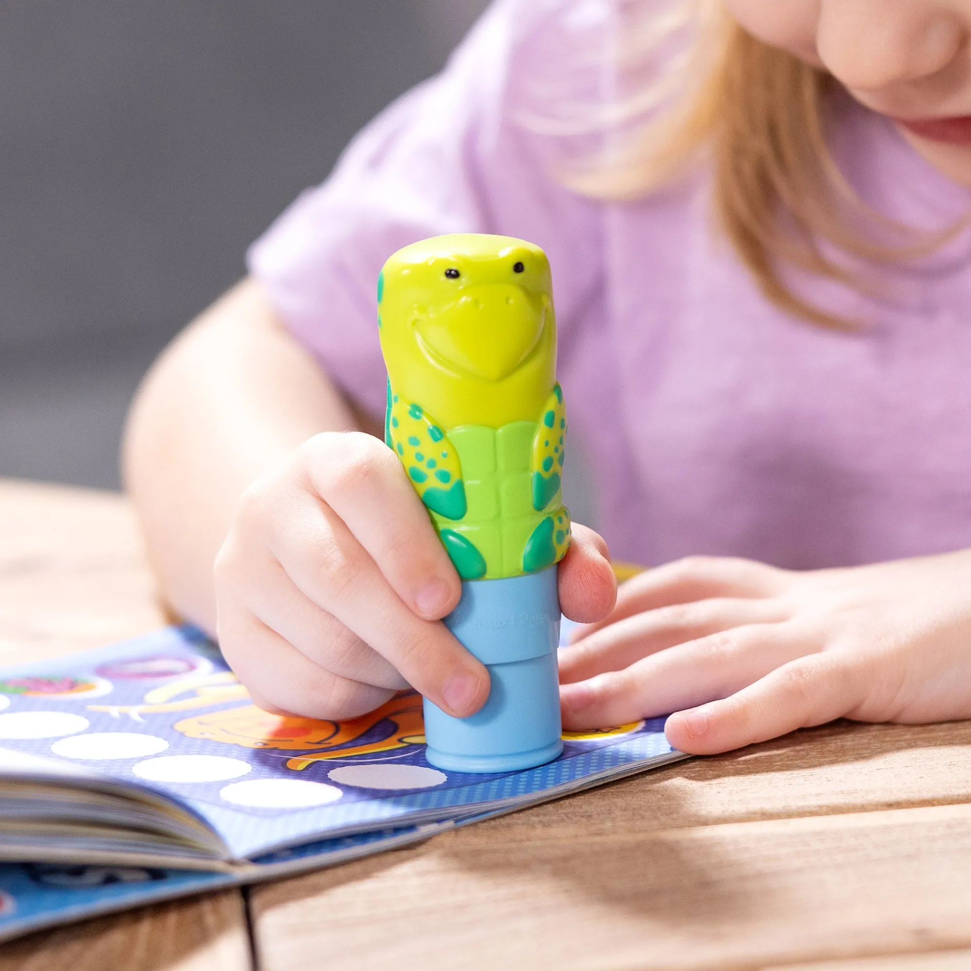 Sticker WOW!™ Activity Pad & Sticker Stamper - Sea Turtle>Melissa & Doug Online