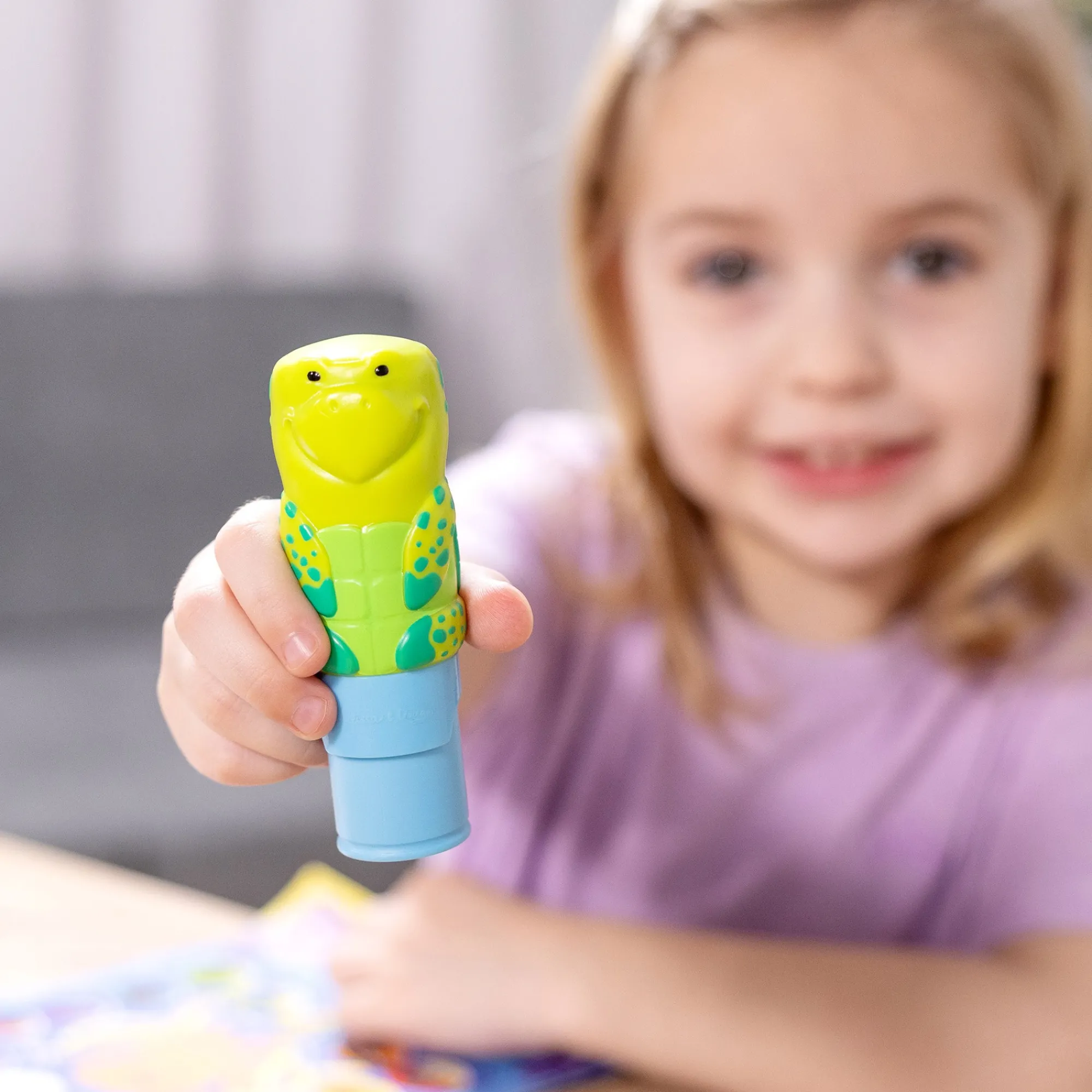 Sticker WOW!™ Activity Pad & Sticker Stamper - Sea Turtle>Melissa & Doug Online