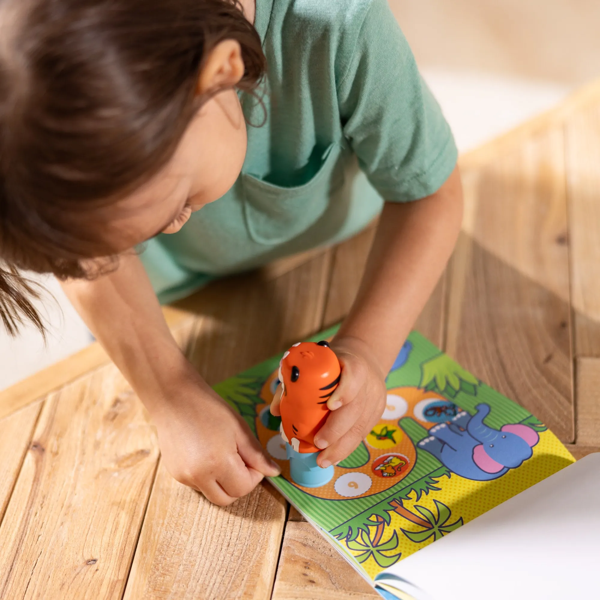 Sticker WOW!™ Activity Pad & Sticker Stamper - Tiger>Melissa & Doug Hot