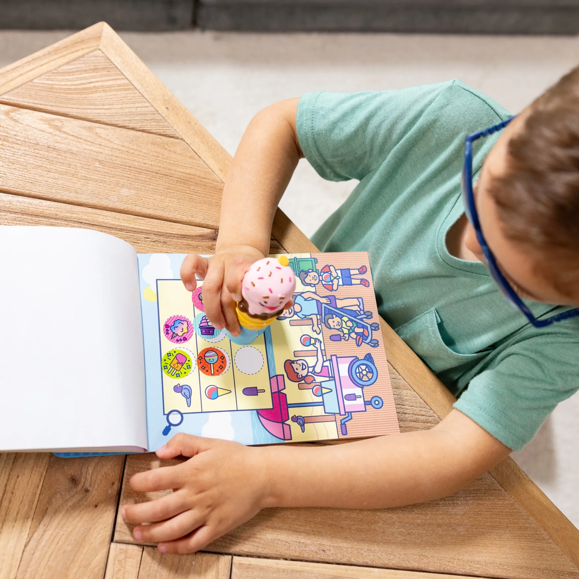 Sticker WOW!™ Activity Pad & Sticker Stamper - Ice Cream>Melissa & Doug