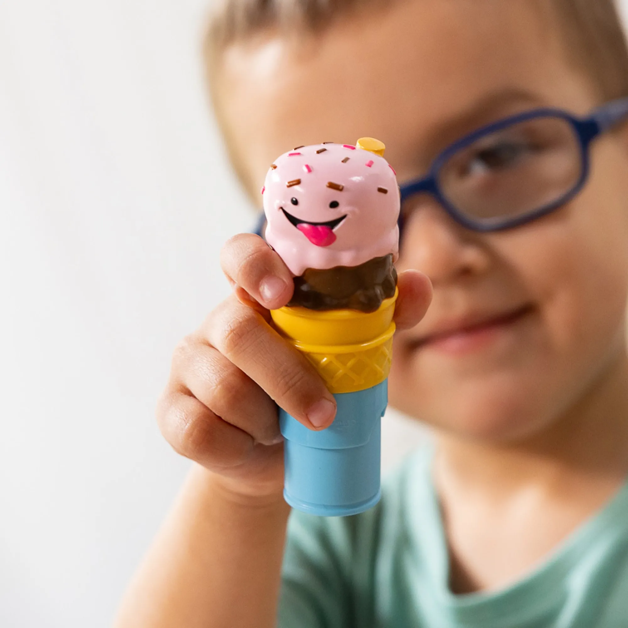 Sticker WOW!™ Activity Pad & Sticker Stamper - Ice Cream>Melissa & Doug