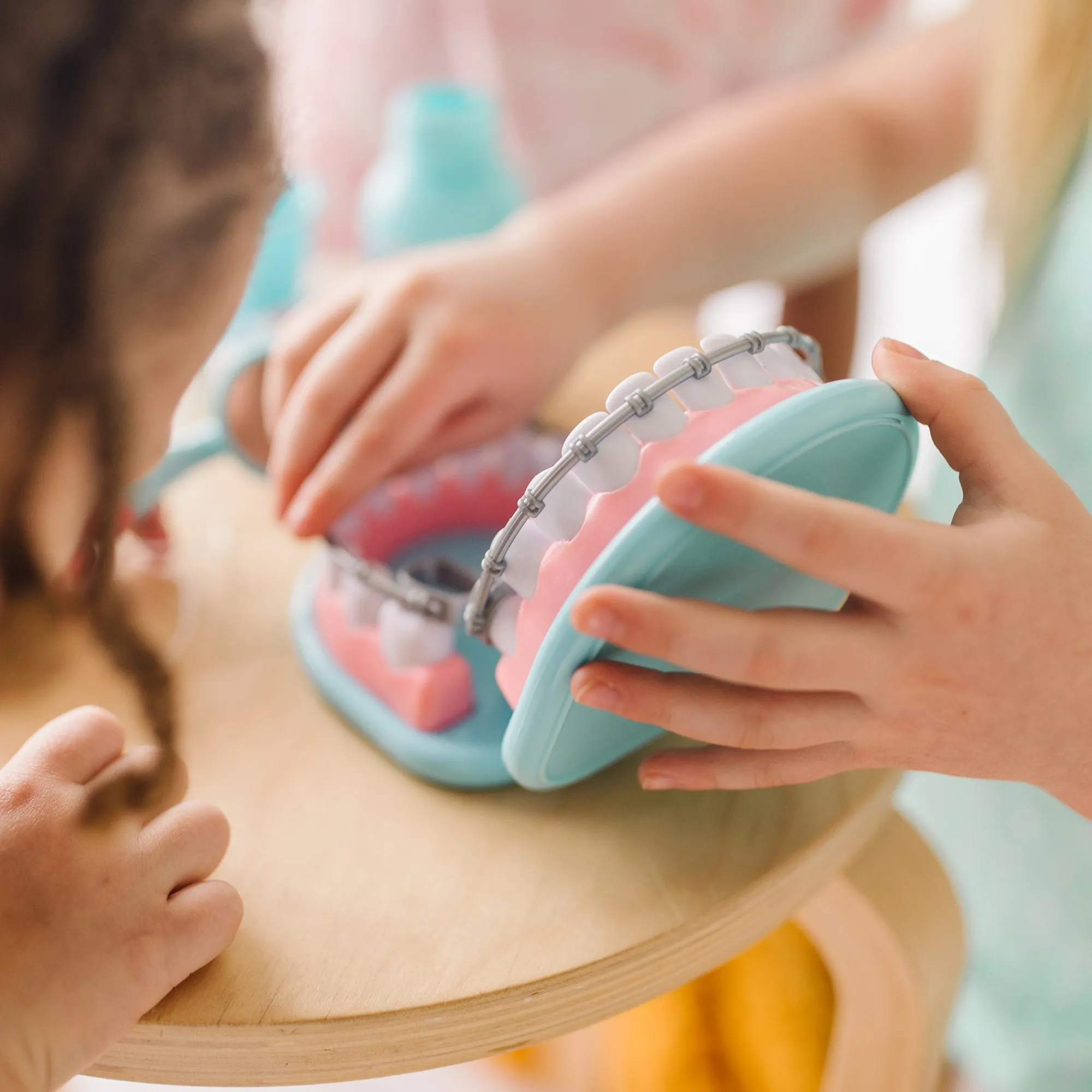 Super Smile Dentist Play Set>Melissa & Doug Hot