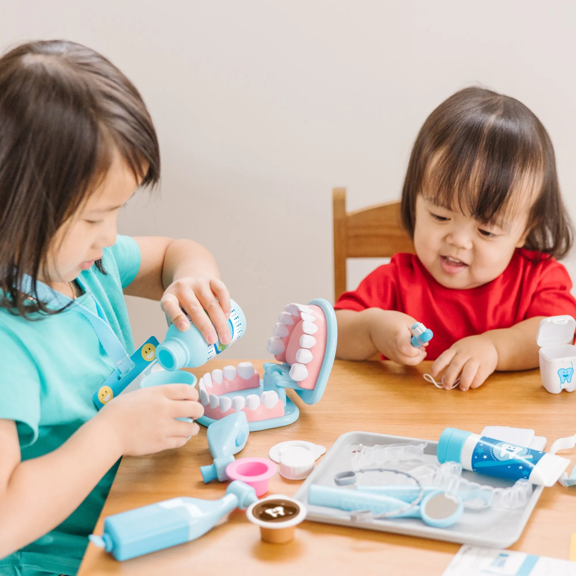 Super Smile Dentist Play Set>Melissa & Doug Hot