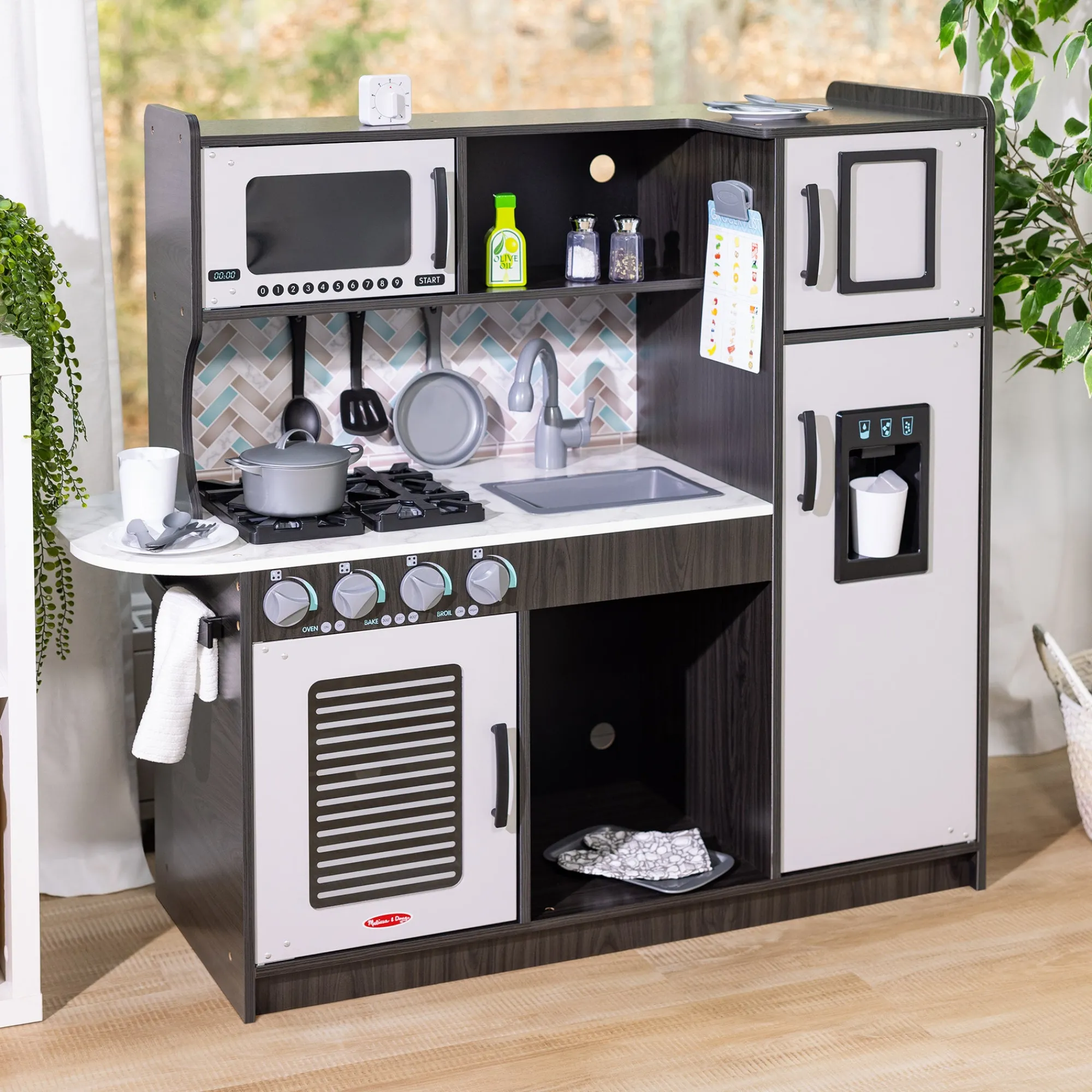 Wooden Chef's Kitchen - Charcoal>Melissa & Doug Hot