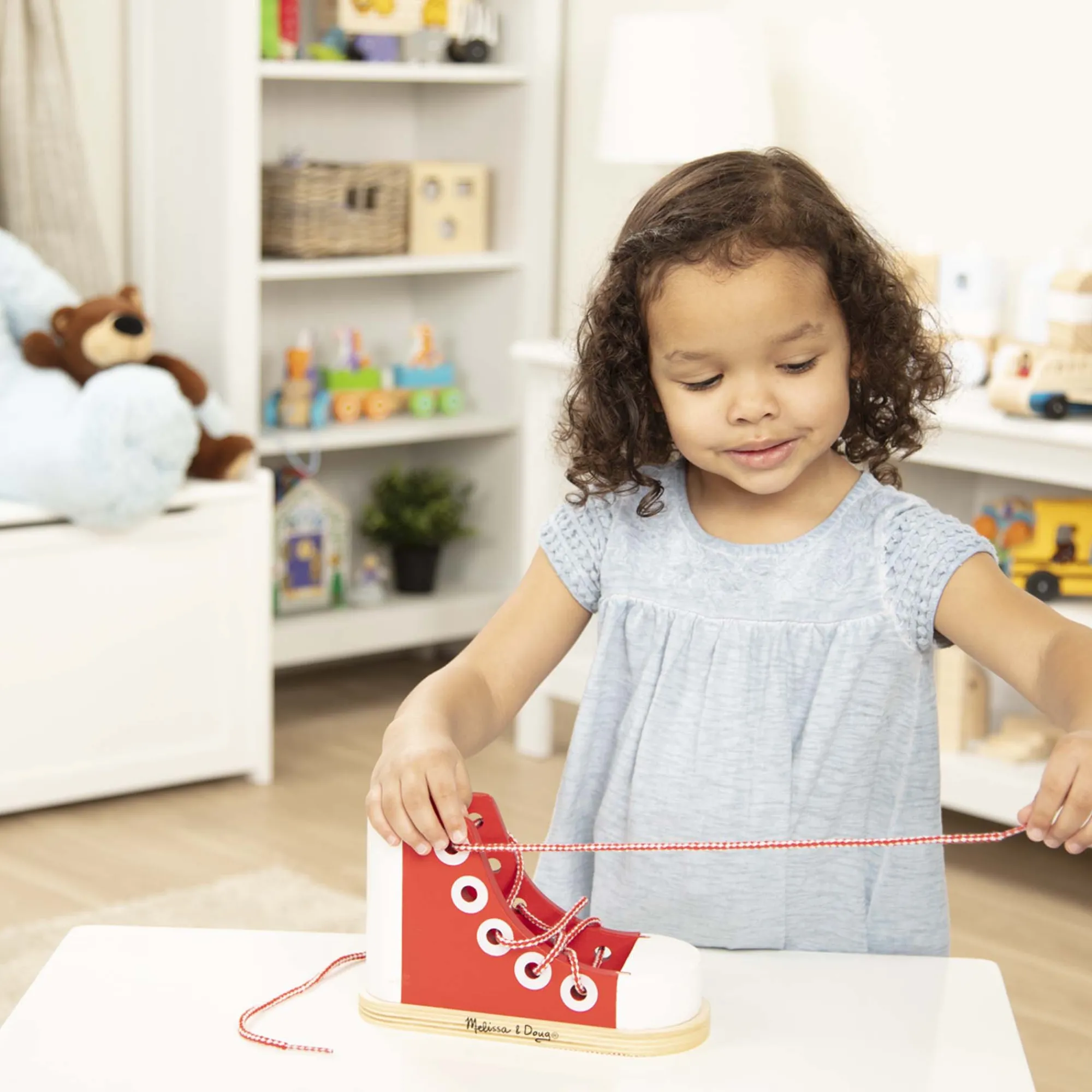 Wooden Lacing Shoe>Melissa & Doug